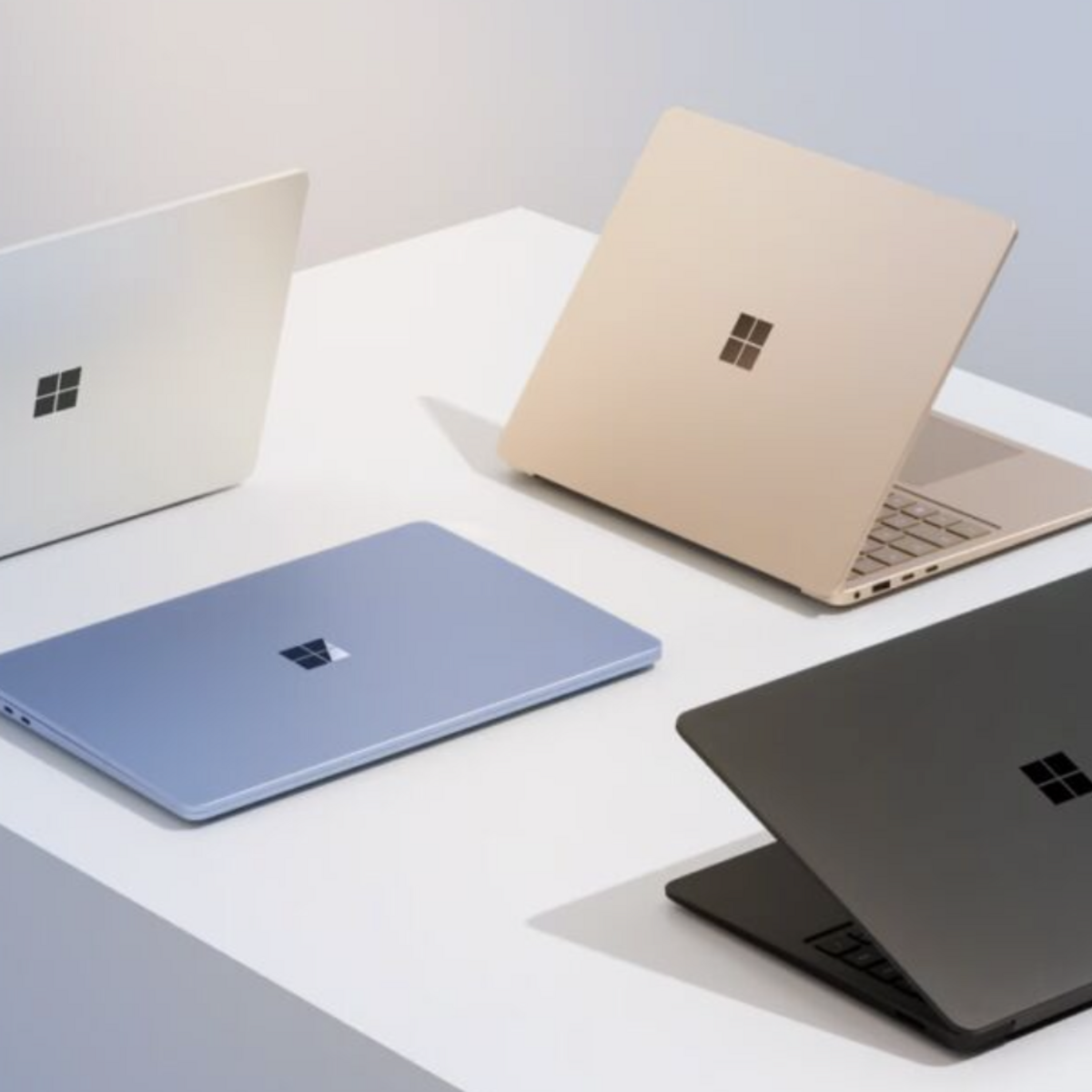 Avec Ses Nouvelles Surface Microsoft Valide Les Choix D Apple De