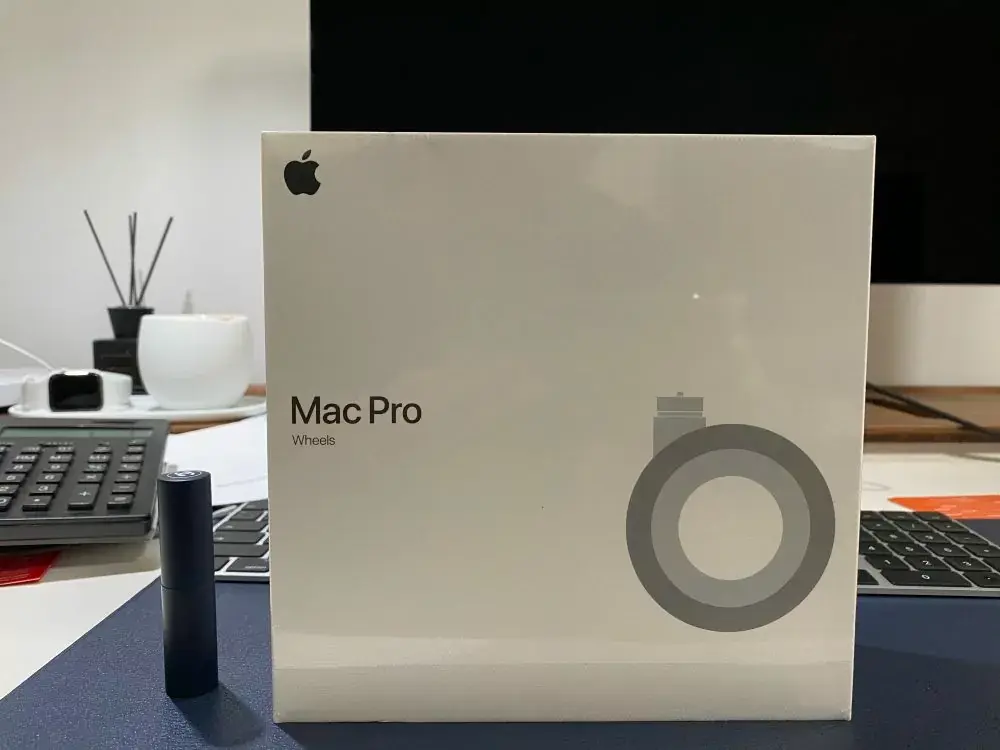 L'image du soir : quelqu'un aurait acheté le kit roulettes du Mac Pro à 850€