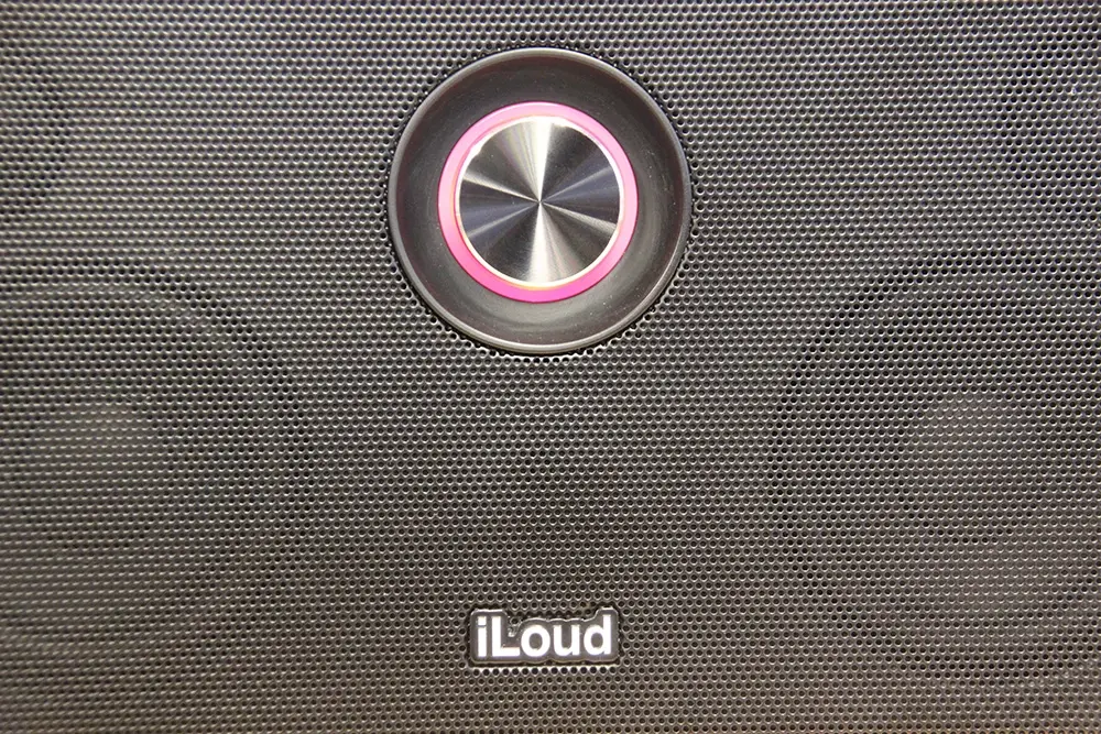 Test de l'iLoud, une enceinte portable à destination des musiciens