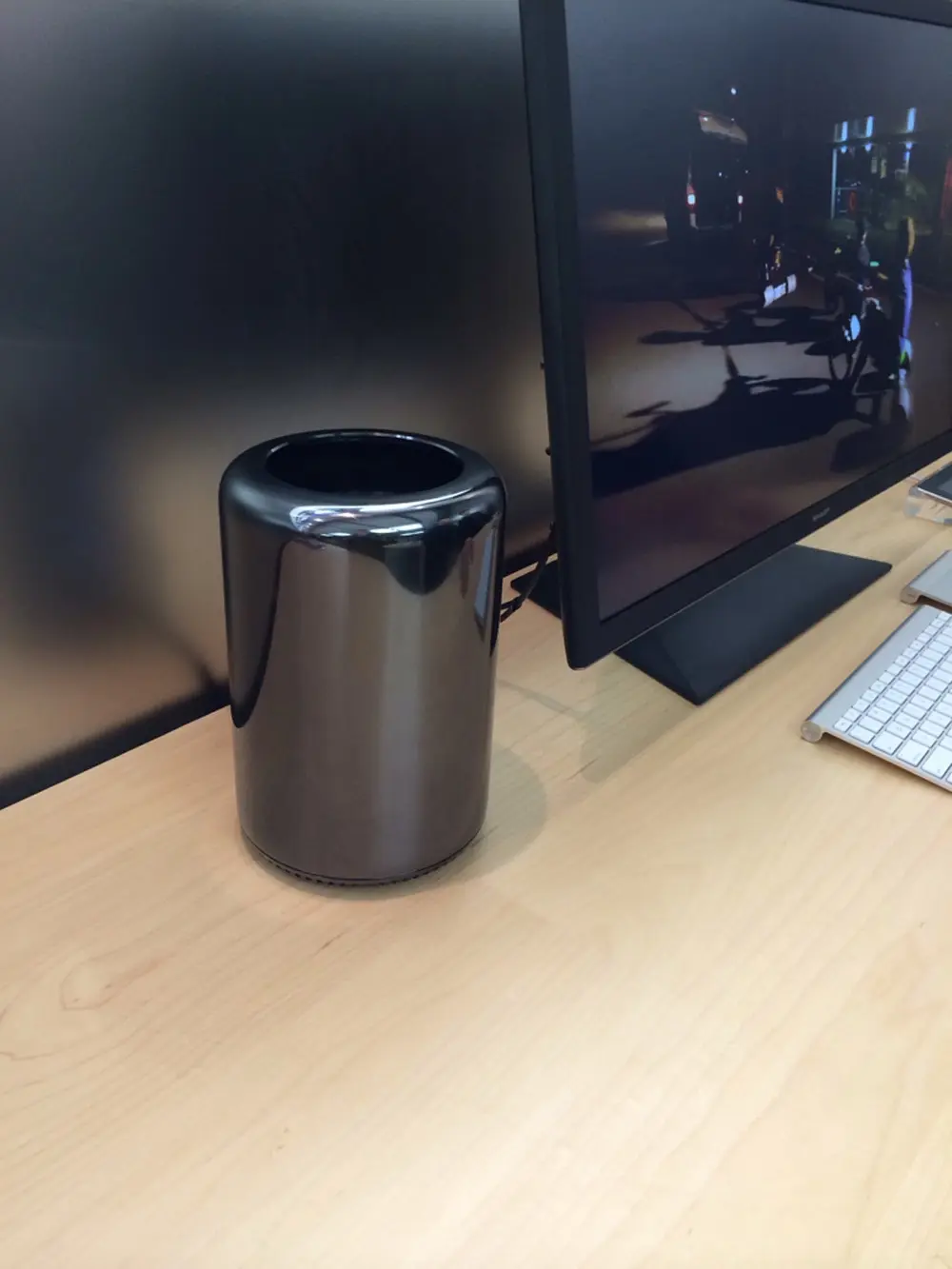 Le Mac Pro et son écran 4k sont visibles dans les Apple Store (photo)