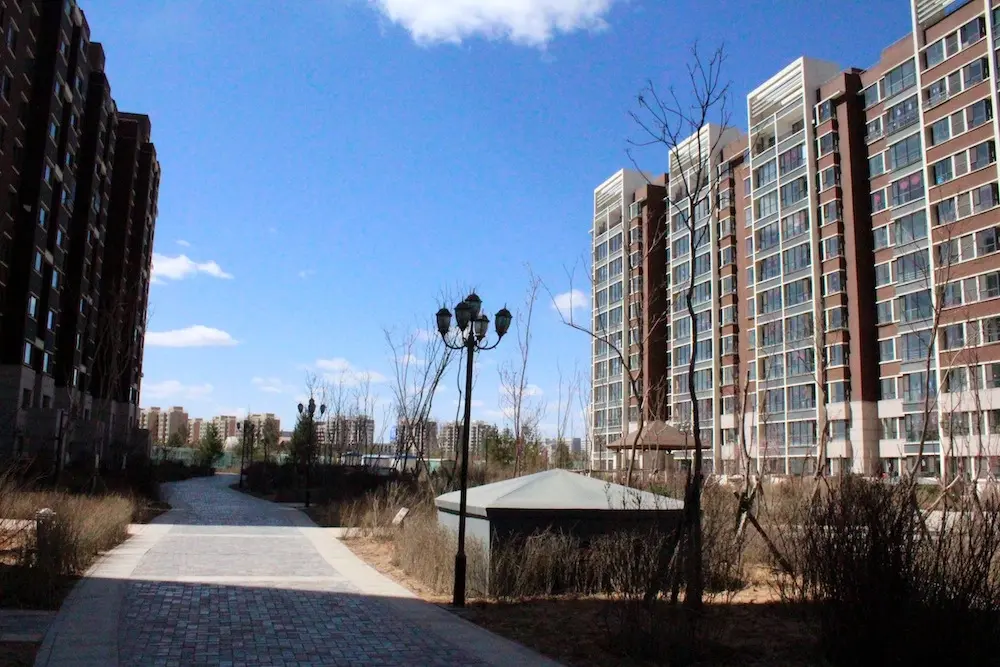 Insolite : l'effigie de Steve Jobs trône dans la cité fantôme de Kangbashi en Chine