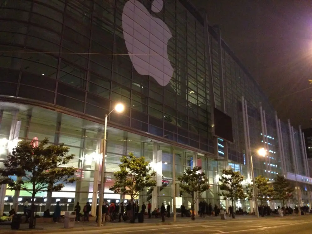 WWDC :  en direct du Moscone Center, voici quelques photos des plus courageux !