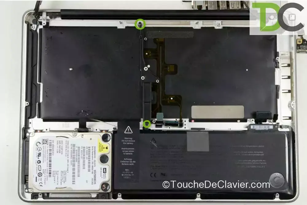 Comment remplacer le clavier d’un MacBook Pro Unibody 13″ ?