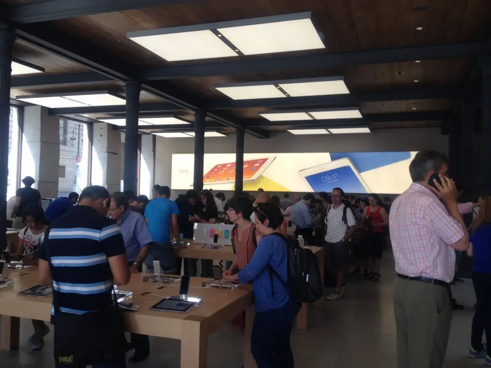 Quelques photos à l'intérieur de l'Apple Store de Madrid