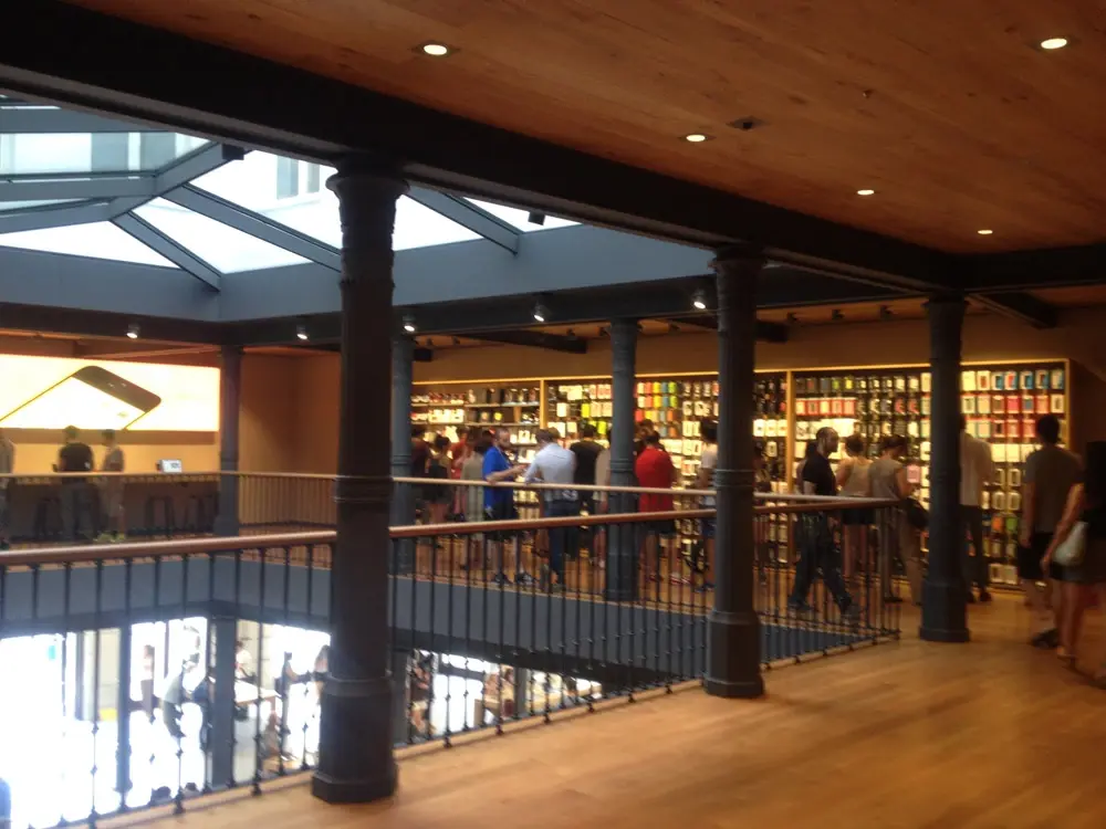 Quelques photos à l'intérieur de l'Apple Store de Madrid