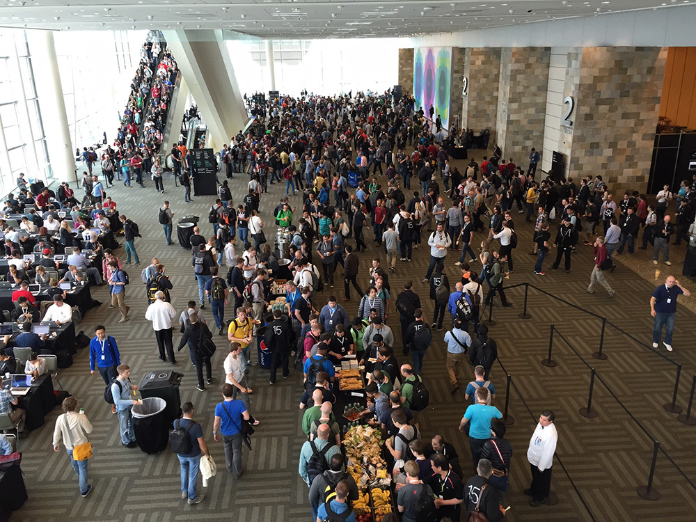 #WWDC en images : le t-shirt officiel "dub dub", des goodies et beaucoup de monde !