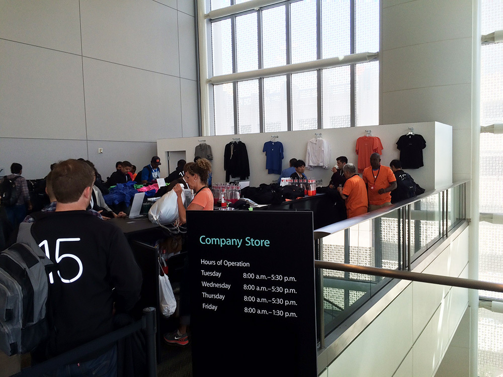 #WWDC en images : le t-shirt officiel "dub dub", des goodies et beaucoup de monde !