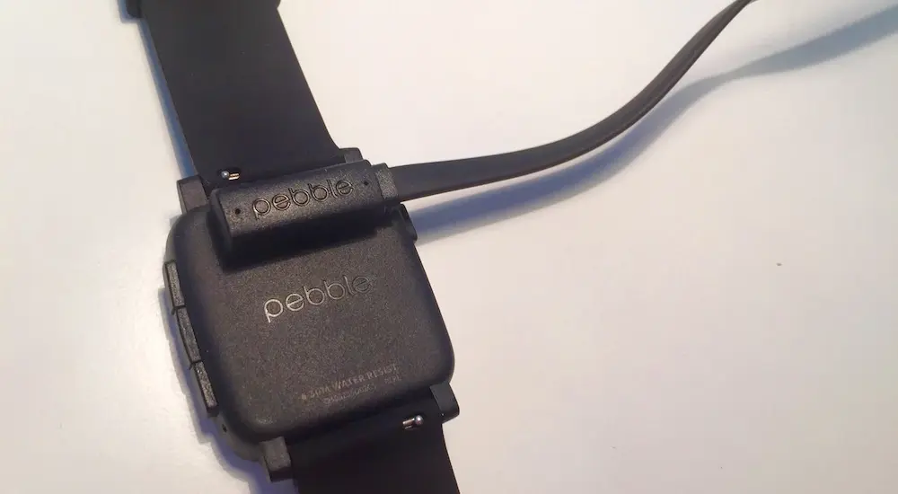 Pebble Time vs Apple Watch : la montre ultime des geeks peut-elle rivaliser ?