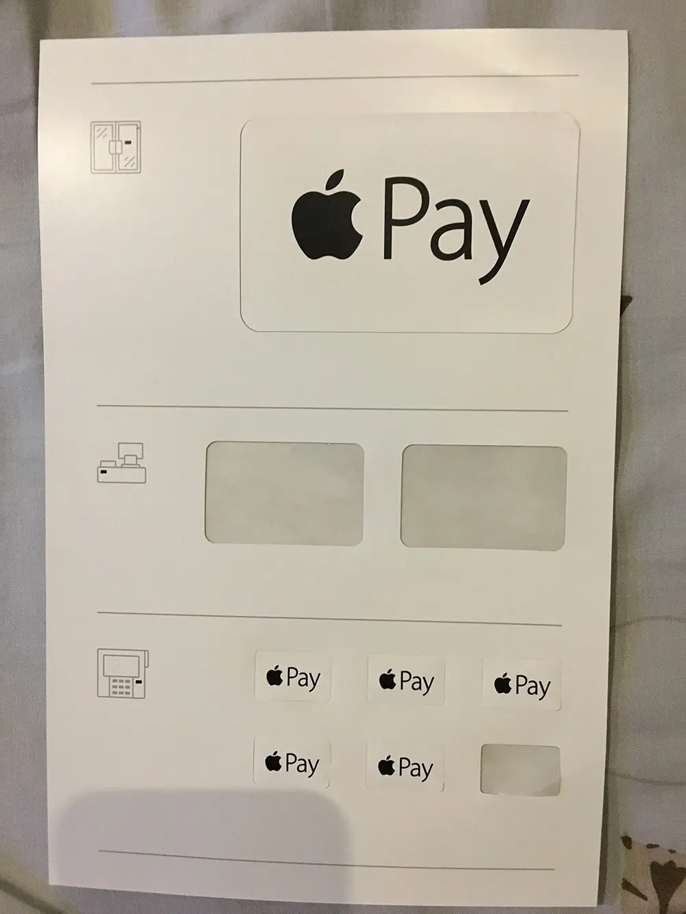 Les commerçants peuvent commander les étiquettes "Apple Pay" pour leurs boutiques