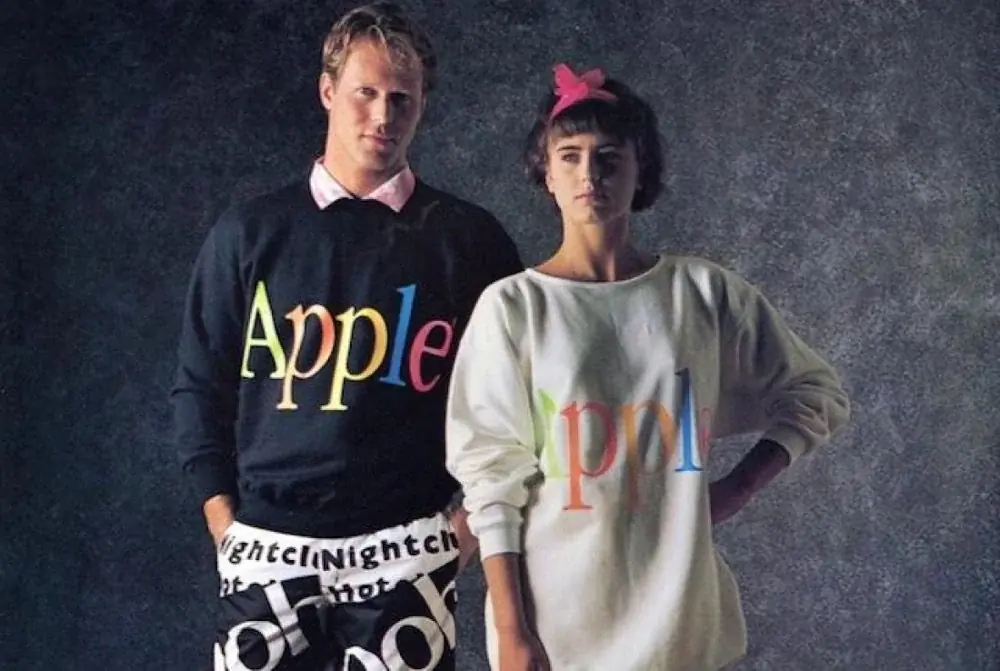L'&eacute;l&eacute;gance avec des v&ecirc;tements Apple, mais il y a 30 ans&nbsp;!
