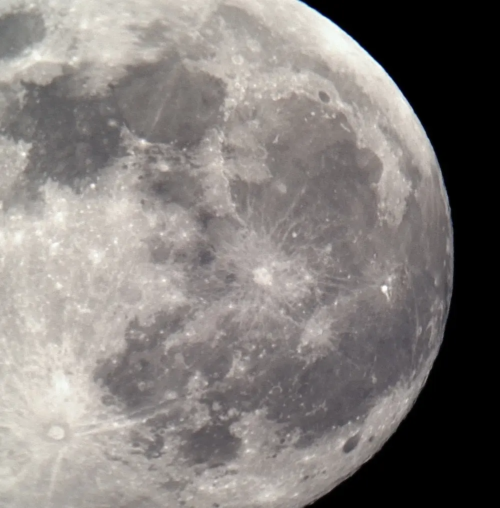 Insolite : prendre des photos de la lune avec son iPhone