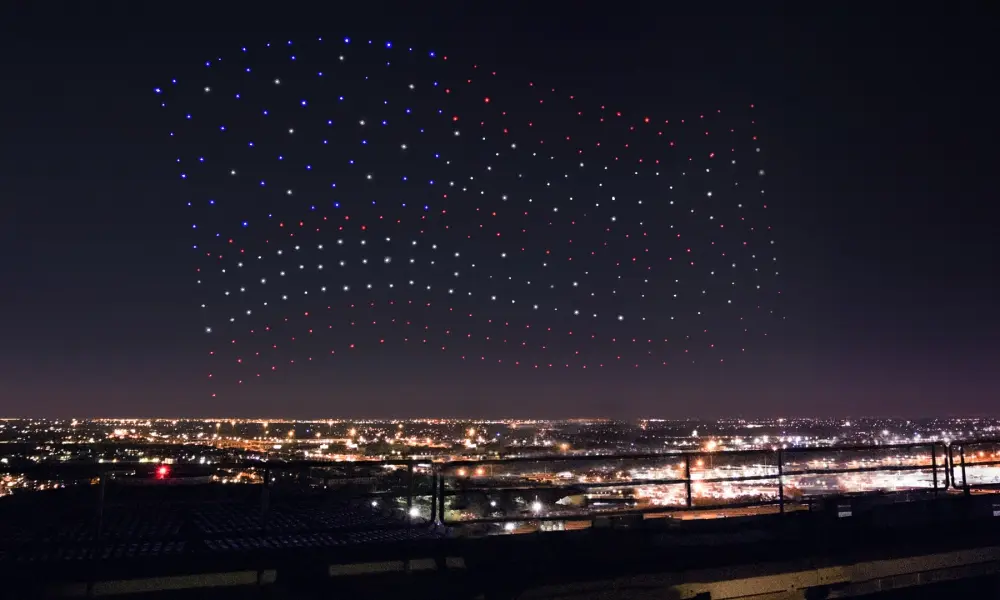 Lady Gaga fait son show et lache les drones au SuperBowl LI