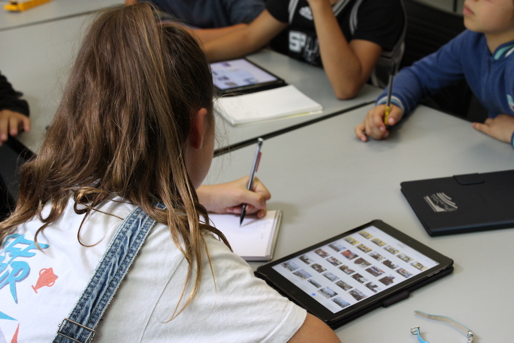 Reportage : l'iPad, nouvel outil multifonction des écoliers à Sanary-sur-Mer