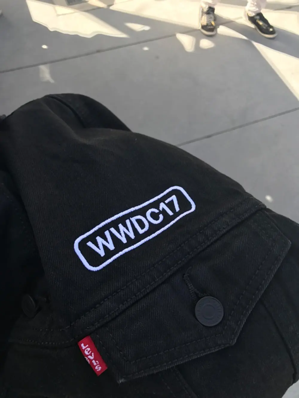 #WWDC en direct : du monde, des badges et des pin's ! (photos)