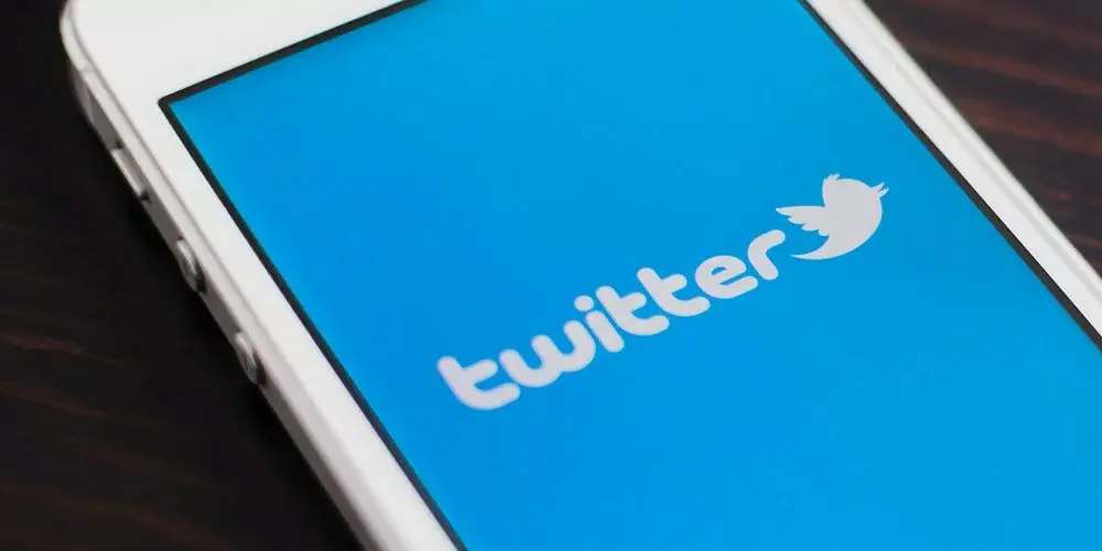 Twitter traîne à mettre en place ses filtres anti fake news...