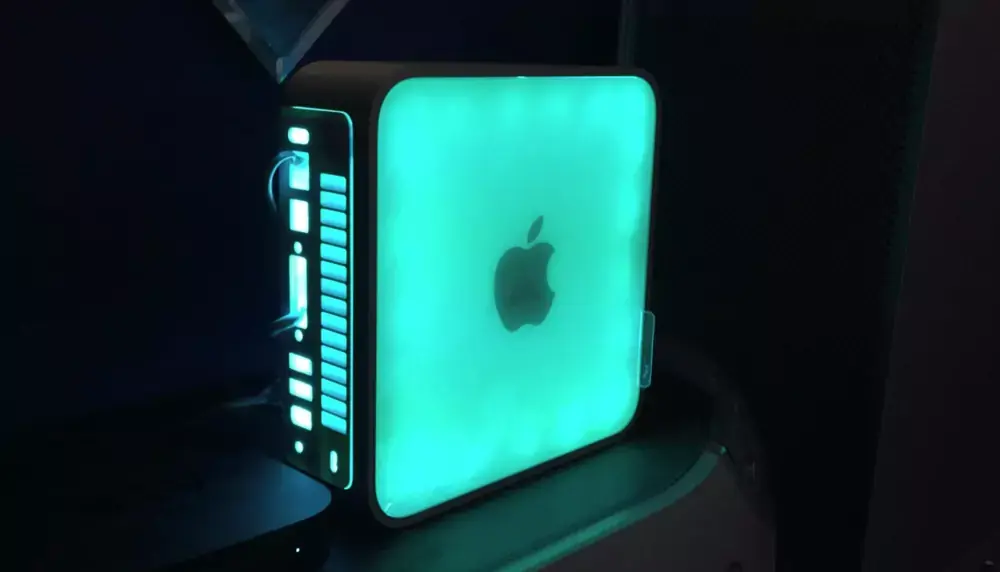 Insolite : l'homme qui aimait recycler les Mac en lampes (ou en hand spinner)...