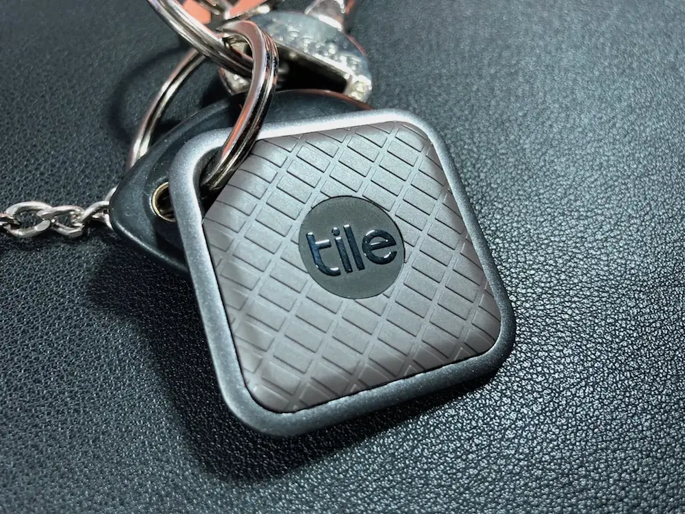 Test-express du porte-clé bluetooth Tile Sport