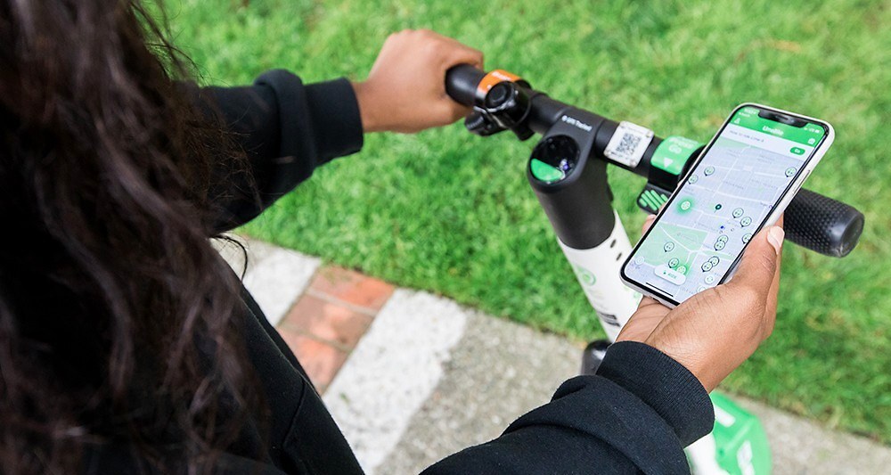 La trottinette débarque en libre service à Paris mais pourra-t-elle rouler partout ?