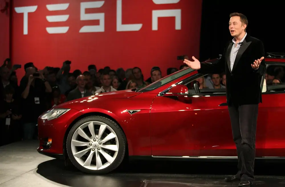 Tesla prend plutôt bien le « départ » d’Elon Musk (lui moins)