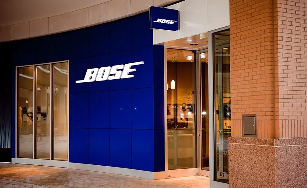 Bose ferme toutes ses boutiques en Europe, aux US, au Japon et en Australie