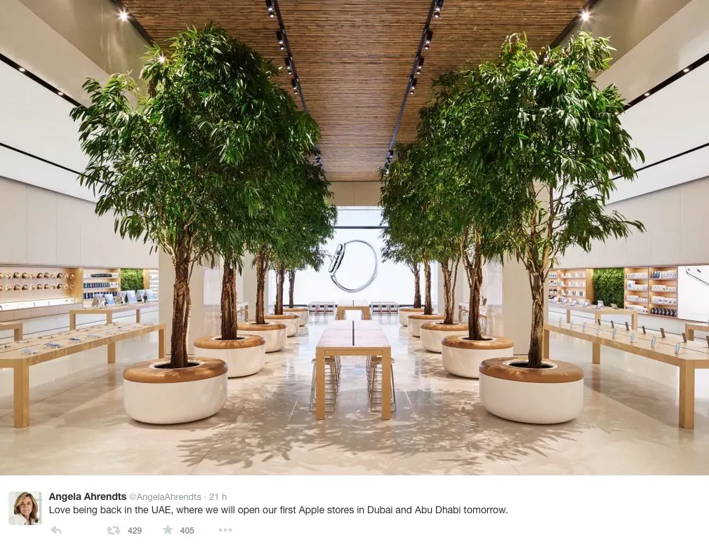 L'image du jour : Angela Ahrendts inaugure l'Apple Store de Dubai