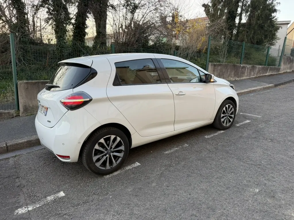 La guerre en Iran fait exploser les ventes de voitures &eacute;lectriques d'occasion en Europe