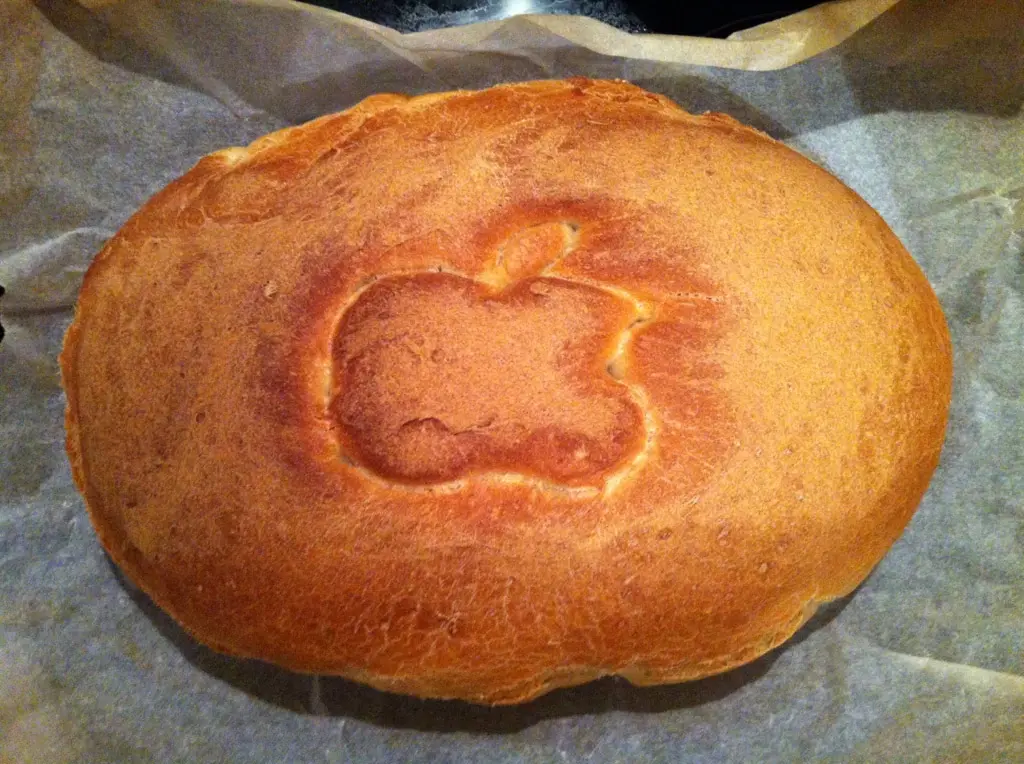 L'image du jour : quand un fan d'Apple se fait inviter à dîner, il amène...