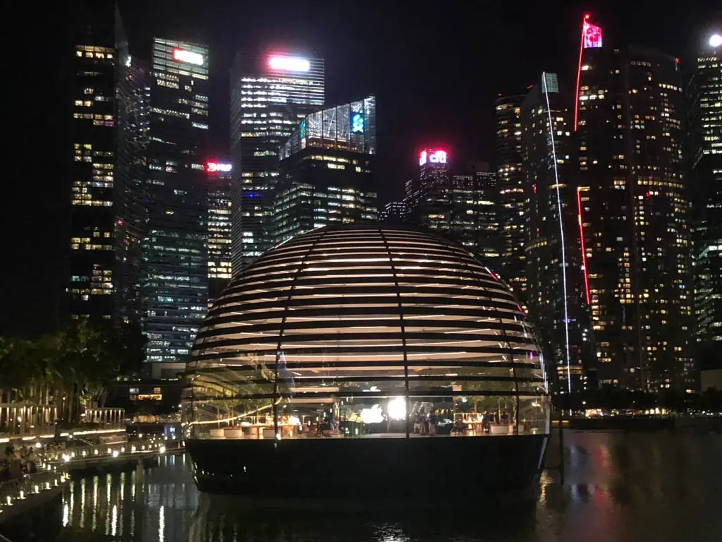 Apple Store : la géode Marina Bay est magnifique la nuit [photo]