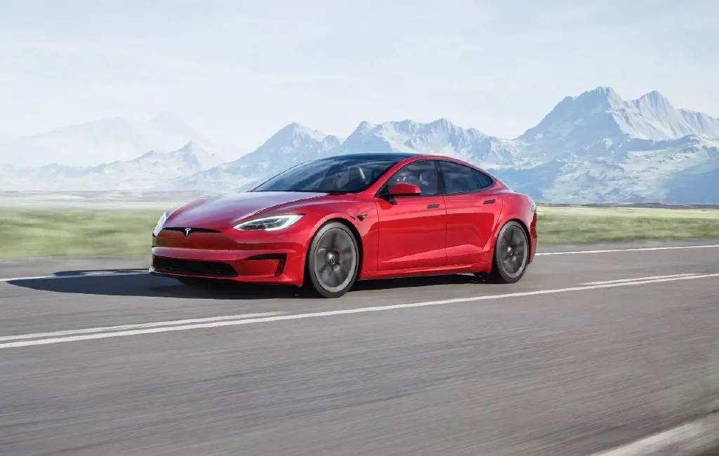 Tesla : le 0 à 100 en 1,1 seconde (Roadster SpaceX) et la Model S Plaid le 3 juin