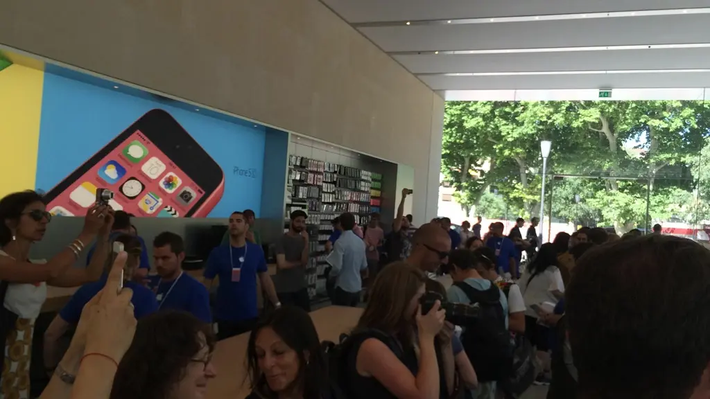 En direct d'Aix-En-Provence : l'Apple Store est ouvert !