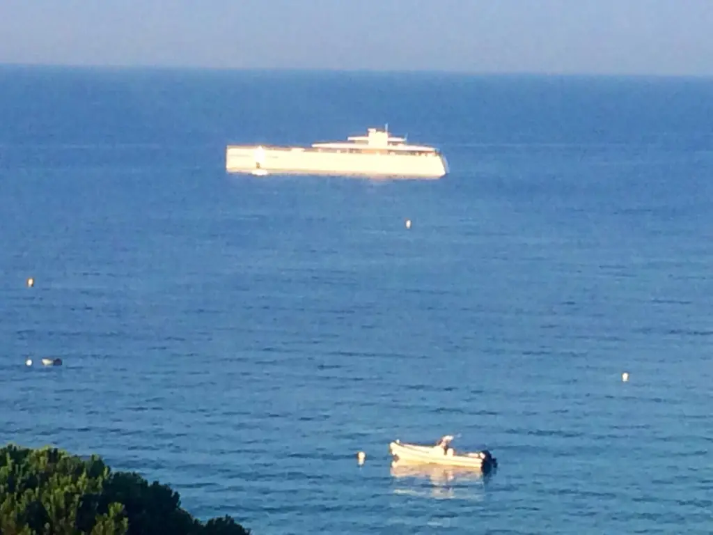 L'image du jour : la yacht de Steve Jobs se balade en Corse  (MAJ x3)