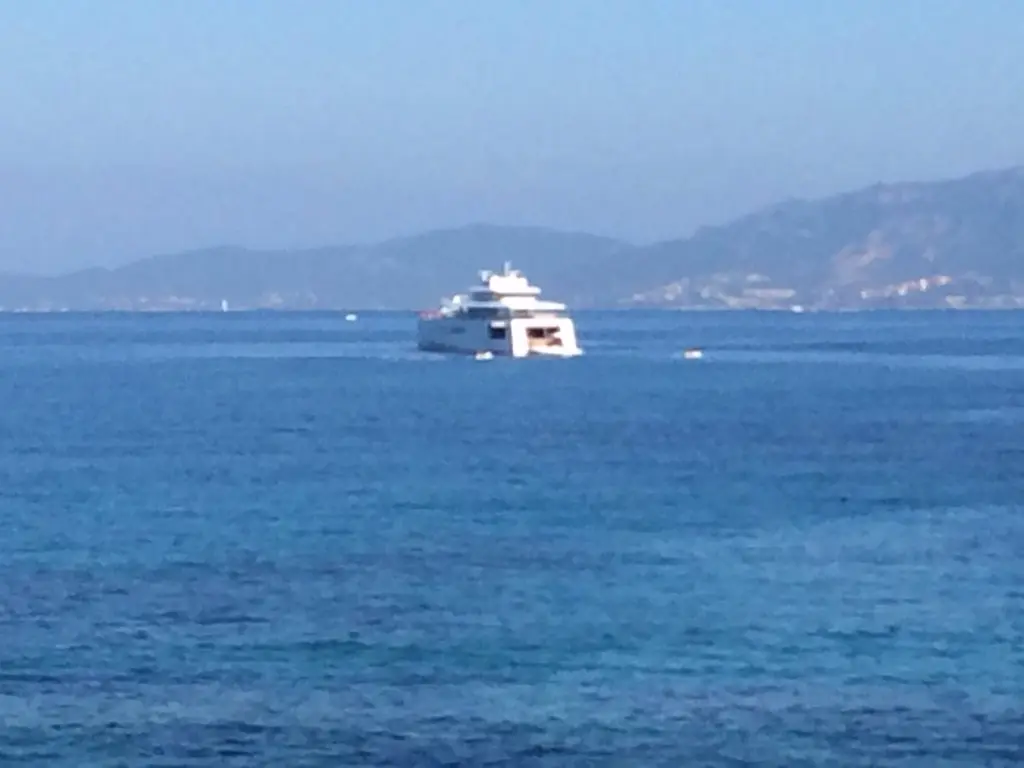 L'image du jour : la yacht de Steve Jobs se balade en Corse  (MAJ x3)