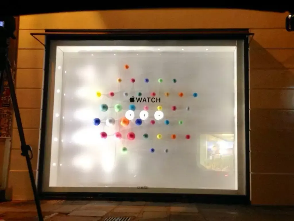 L'Apple Watch déjà visible dans la vitrine de Colette, à Paris