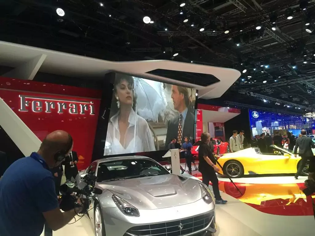 En direct du Mondial de Paris : démo vidéo de CarPlay dans la Ferrari California T