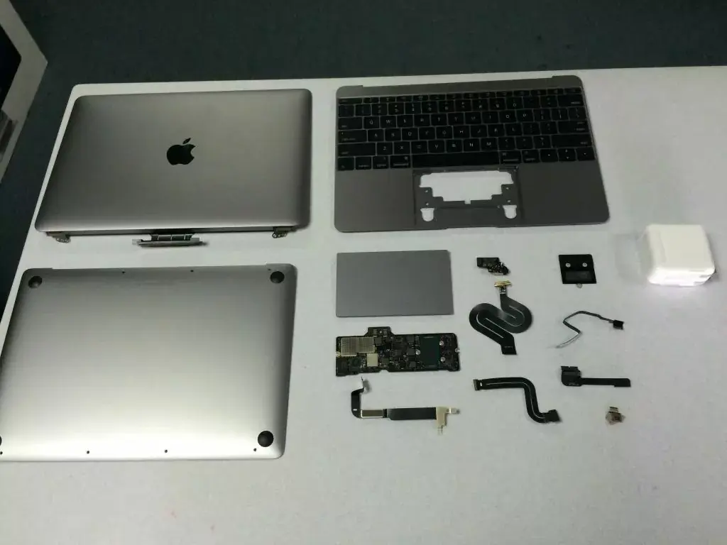 Le MacBook 12" a été démonté : une carte mère riquiqui et beaucoup de batteries !