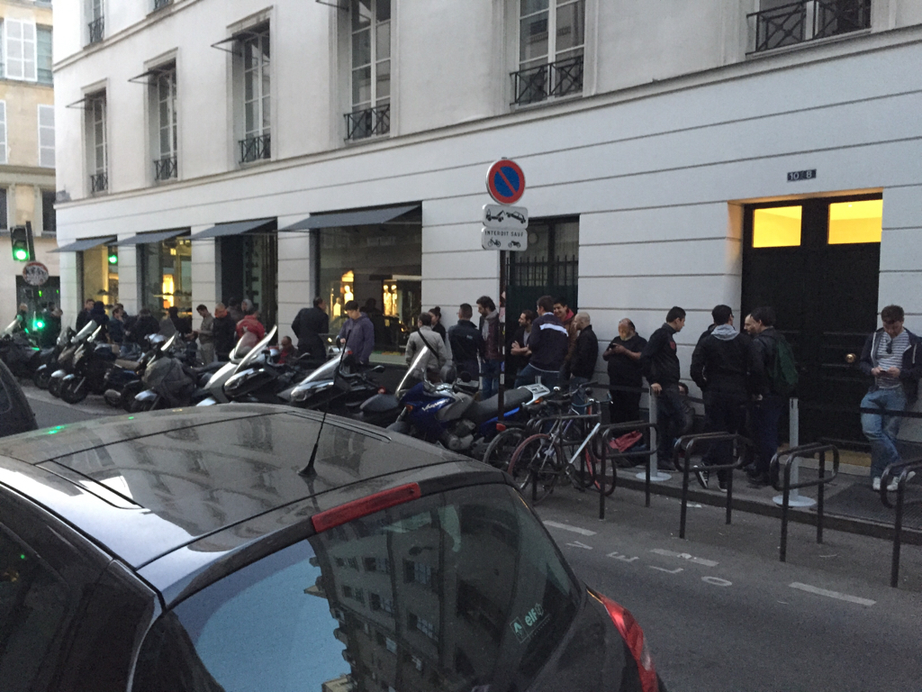 Applewatch : beaucoup de monde chez Colette