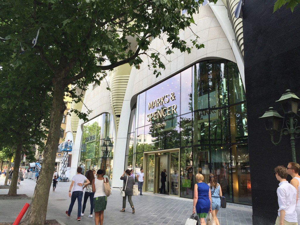 Quelques photos de l'Apple Store de Bruxelles (en construction)