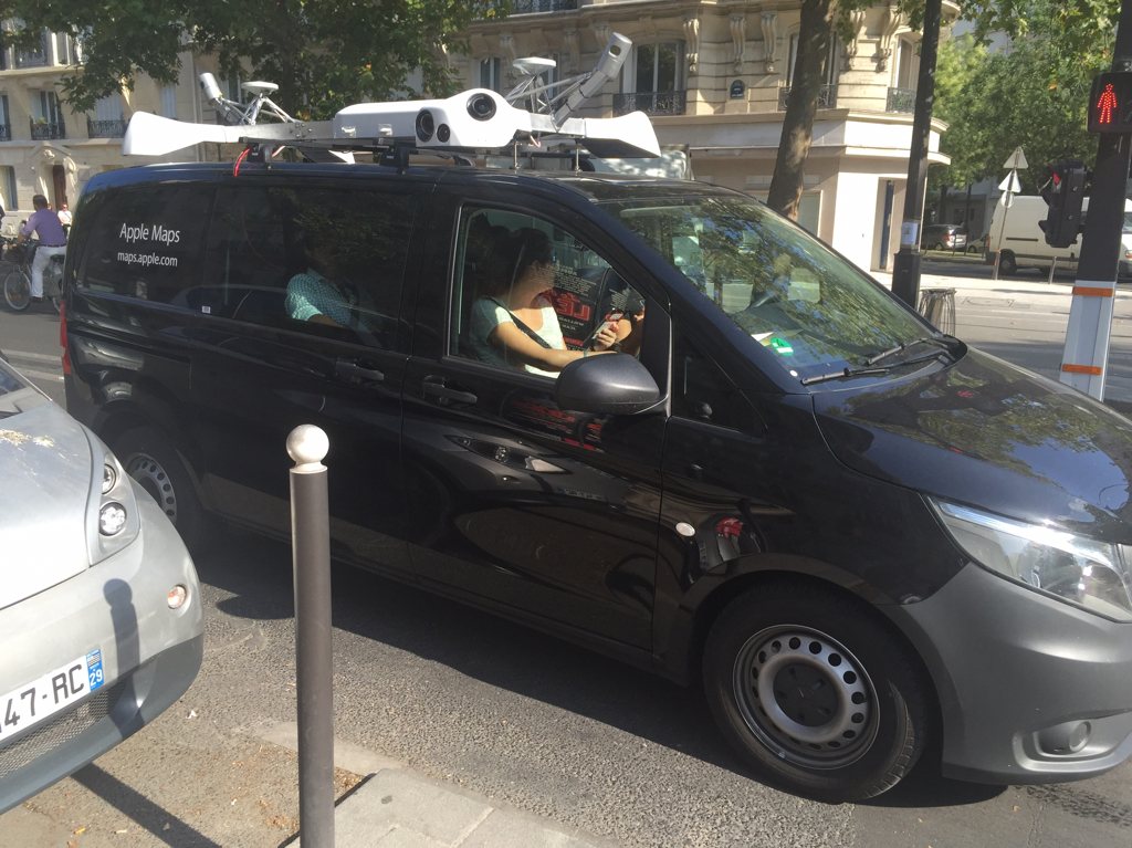 Les "Apple Car" continuent d'arpenter les rues parisiennes (photos)