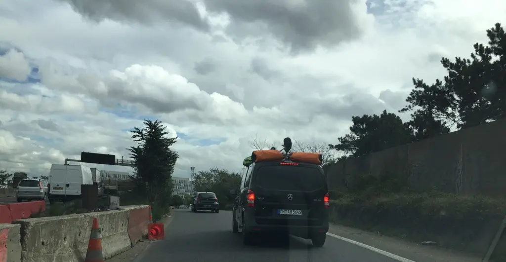 L'image du jour : les Apple Car s'adaptent au temps parisien