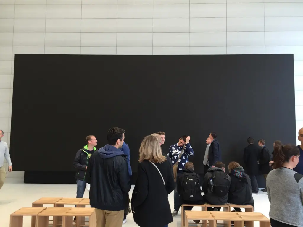 Apple Store de Bruxelles, suite : d'autres photos et un livret collector !