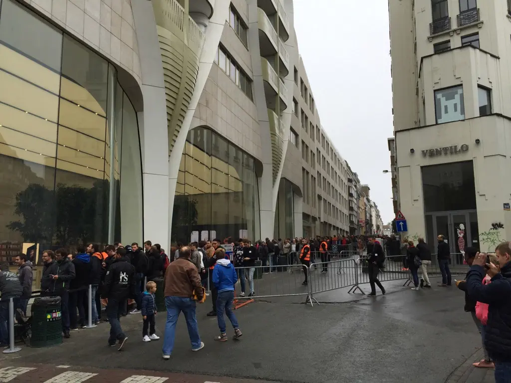 Apple Store de Bruxelles, suite : d'autres photos et un livret collector !