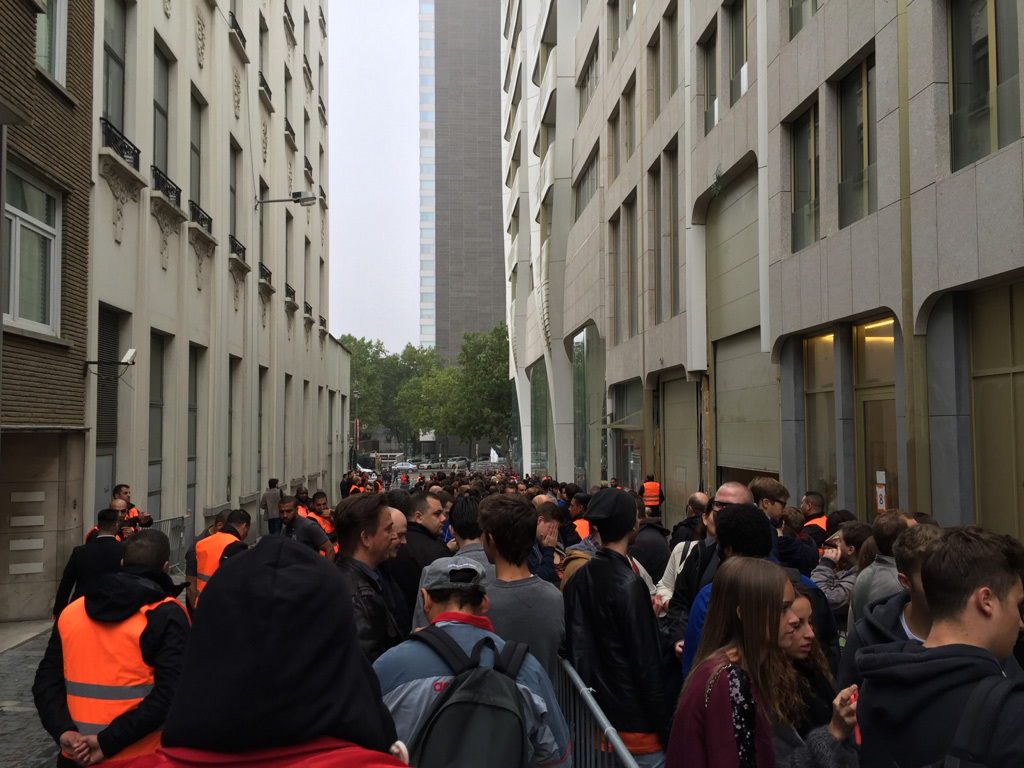 Apple Store de Bruxelles, suite : d'autres photos et un livret collector !