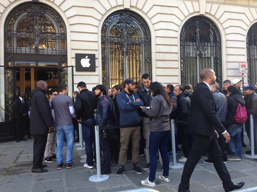 iPhone 6s : une matinée d'attente en France