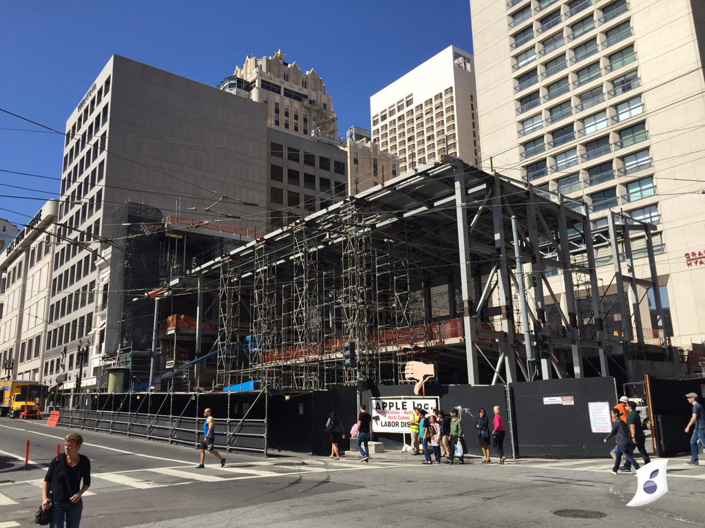 L'image du jour : coup d'oeil (en direct) sur l'Apple Store Union Square (San Francisco)