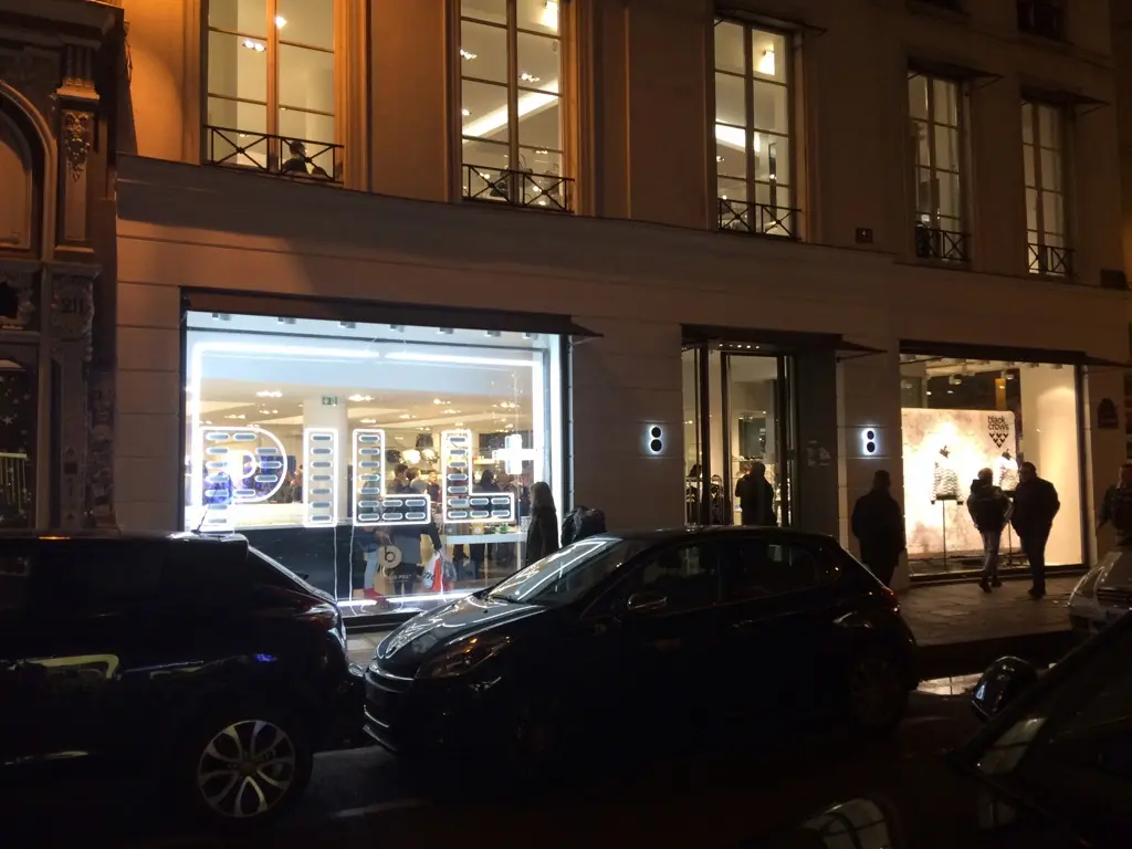 Apple fête l'arrivée de l'enceinte portable Beats Pill+ en France chez Colette (photos)