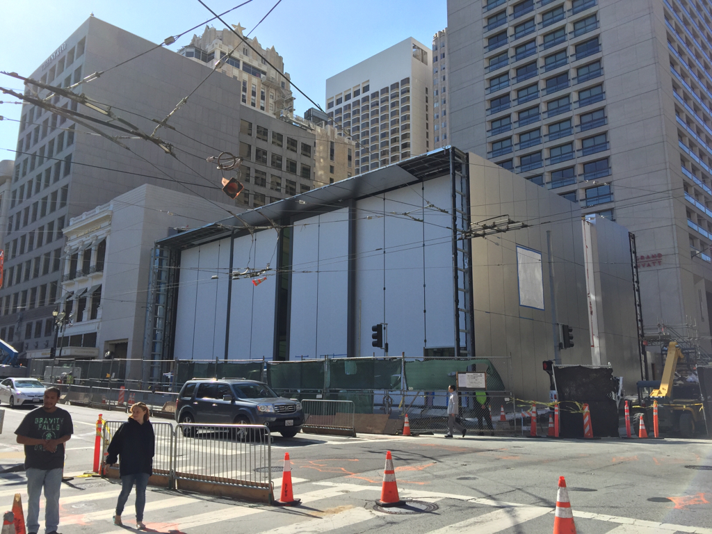 Les travaux ont progressé à l'Apple Store d'Union Square à San Francisco (photo)