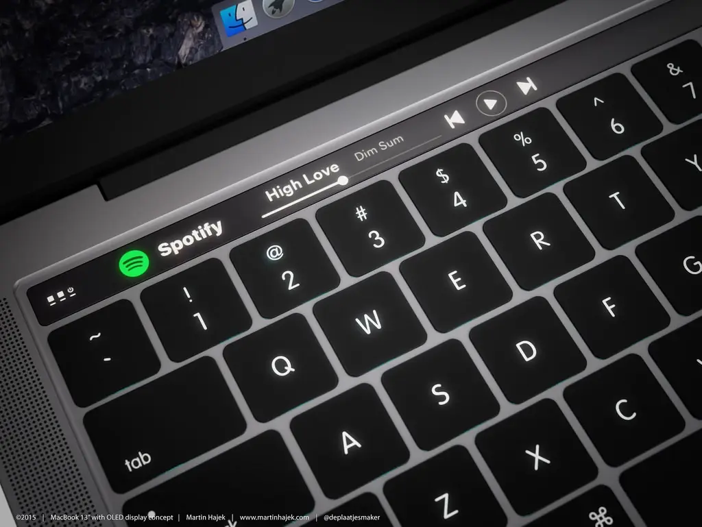 Martin Hajek modélise le MacBook Pro Retina OLED (images)