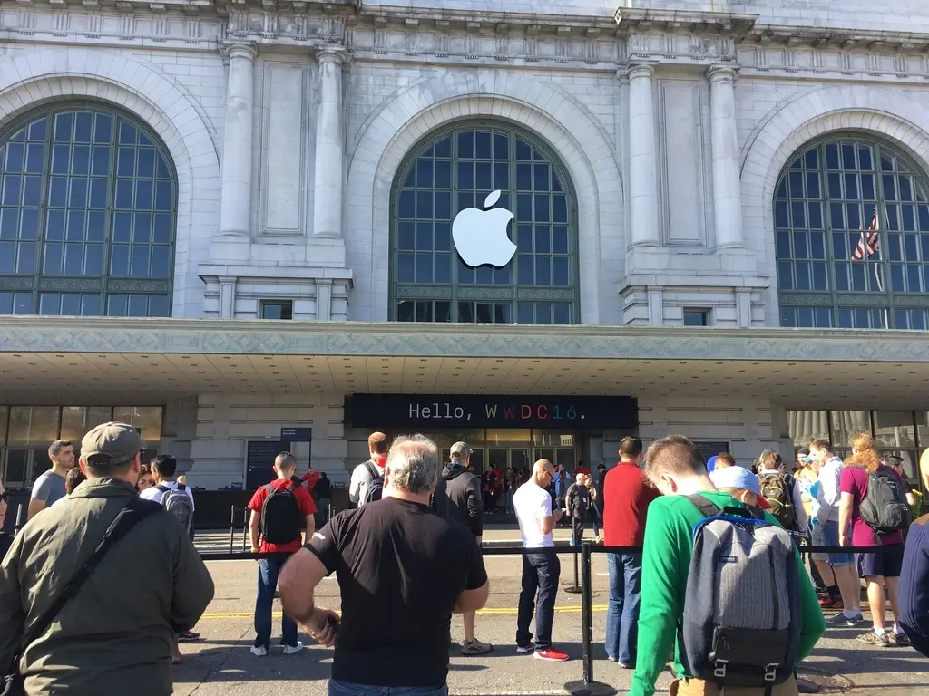 #WWDC2016 : voici le badge, le sweat-shirt et plein d'autres photos en direct !