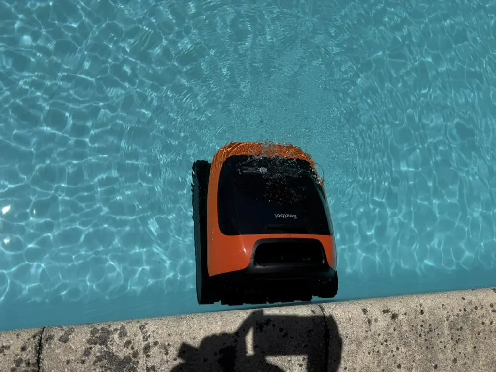 Test du robot de piscine Beatbot Sora 30&nbsp;: adieu les c&acirc;bles&nbsp;!