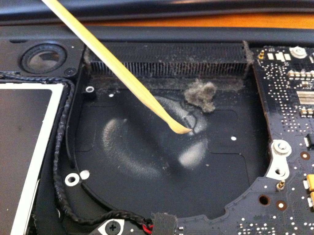 Un MacBook Pro trop chaud, les ventilateurs qui s'affolent ? Faites le ménage !